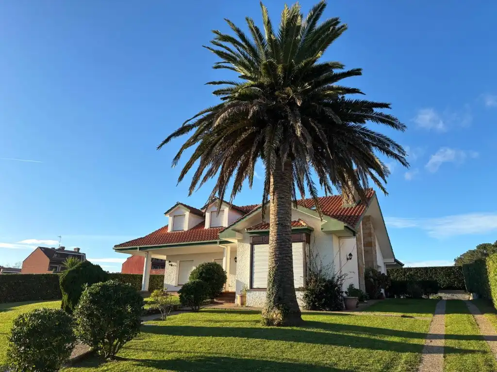 Vista exterior de Casa o chalet en venta en Gozón