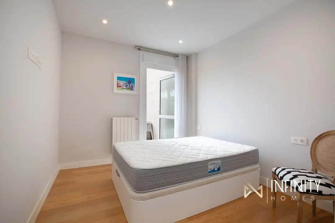 Dormitori de Dúplex en venda en Getxo  amb Calefacció, Jardí privat i Terrassa