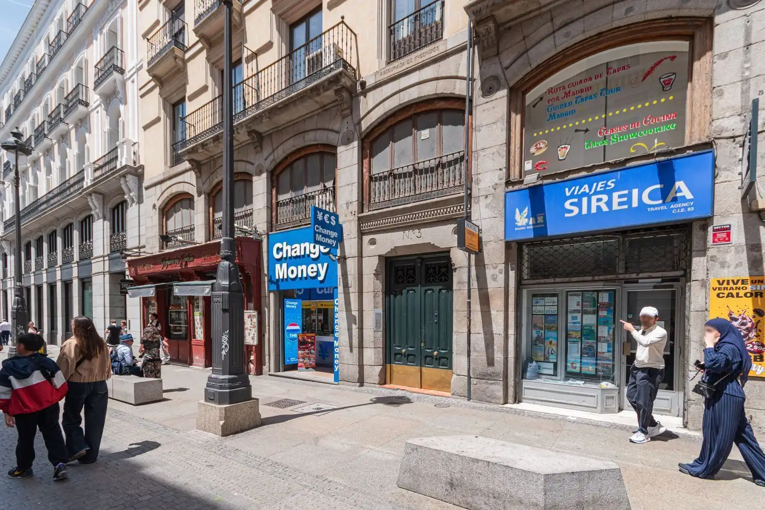 Vista exterior de Pis en venda en Madrid amb Calefacció