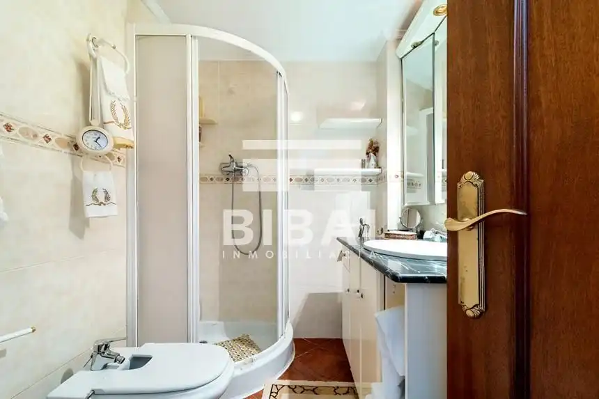 Badezimmer von Wohnung zum Verkauf in Arrasate / Mondragón mit Heizung, Terrasse und Balkon