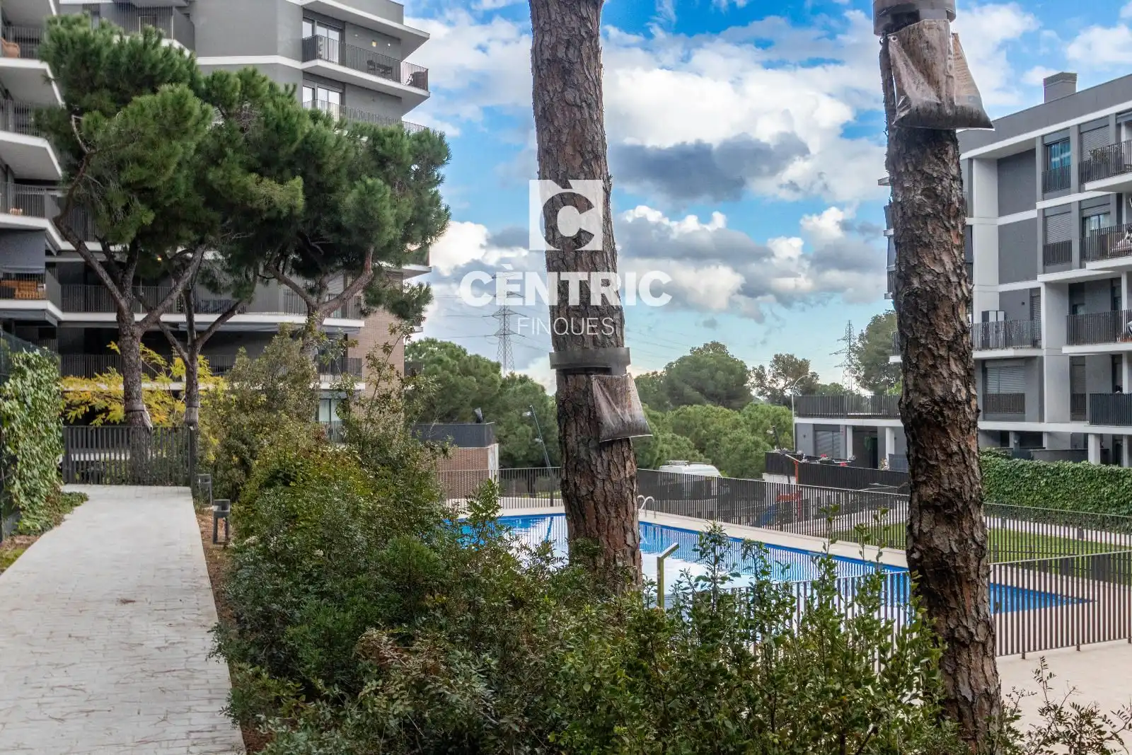 Vista exterior de Piso en venta en Terrassa con Aire acondicionado, Terraza y Trastero