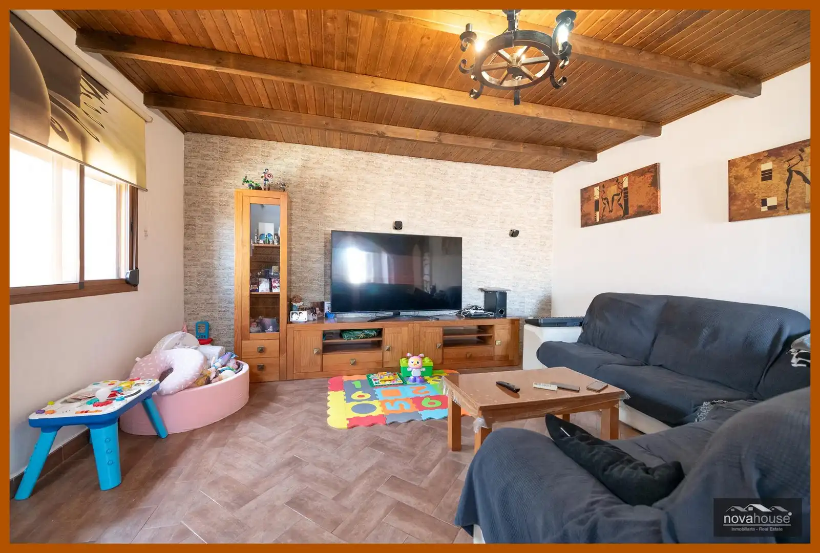 Sala de estar de Casa o chalet en venta en Rincón de la Victoria con Aire acondicionado, Calefacción y Jardín privado