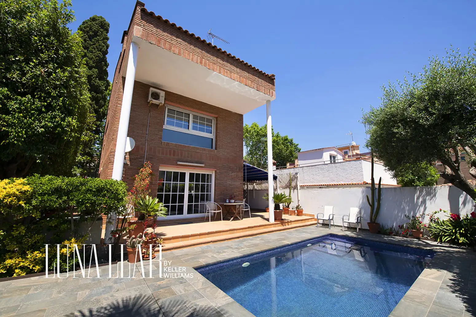 Garden of Houses for sale in Castelldefels  with Air Conditioner, Heating and Private garden