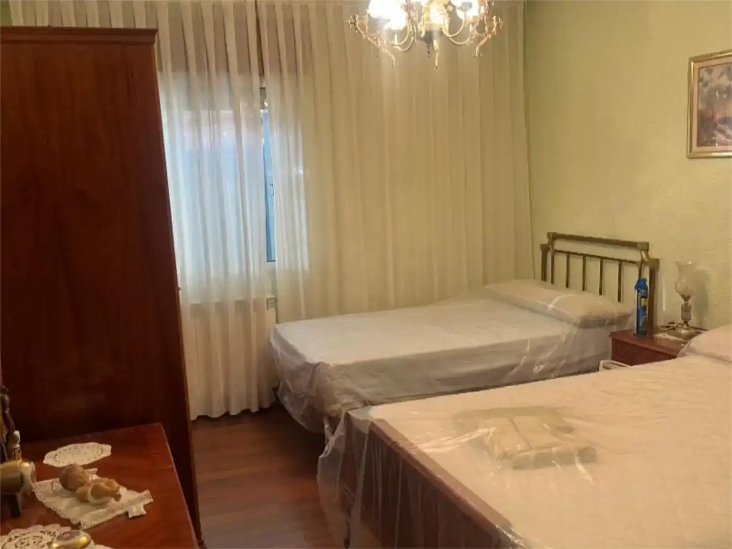 Dormitori de Casa adosada en venda en Alaejos amb Parquet, Traster i Moblat