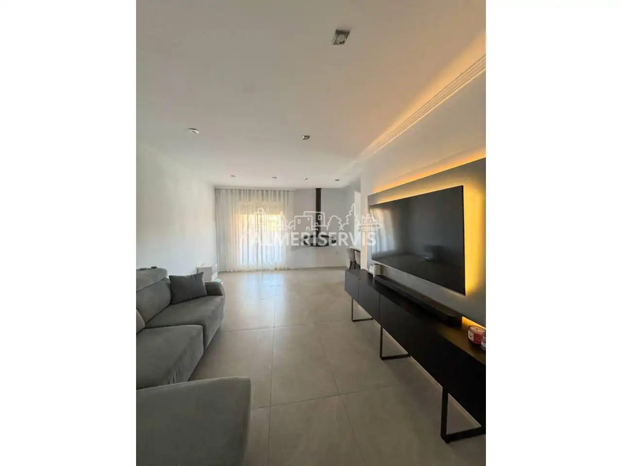 Sala de estar de Ático en venta en El Ejido con Aire acondicionado, Terraza y Trastero