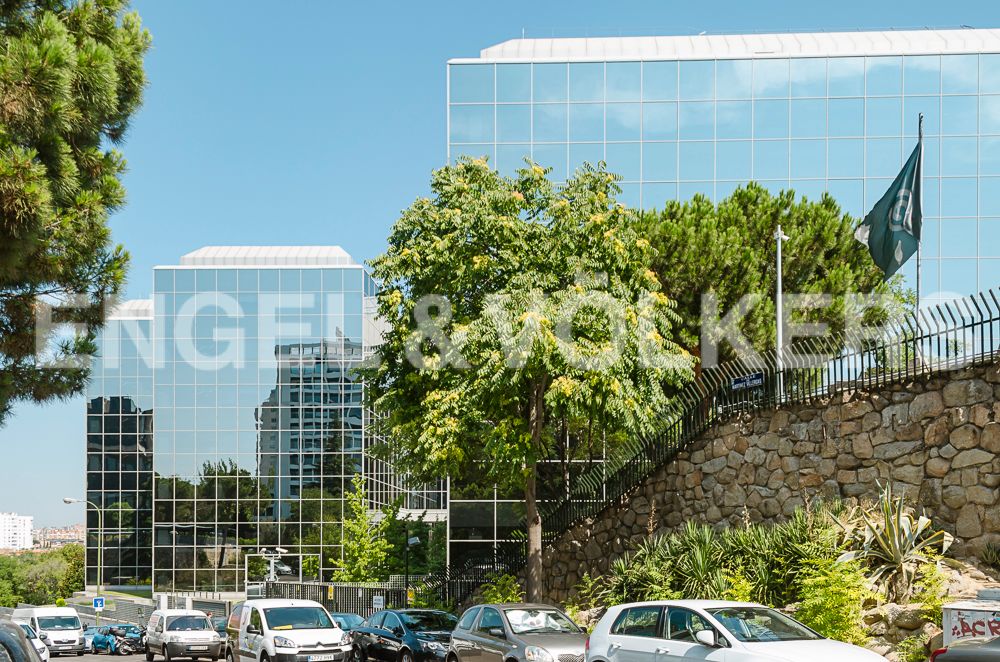 Exterior view of Apartment for sale in  Madrid Capital  with Heating, Private garden and Terrace