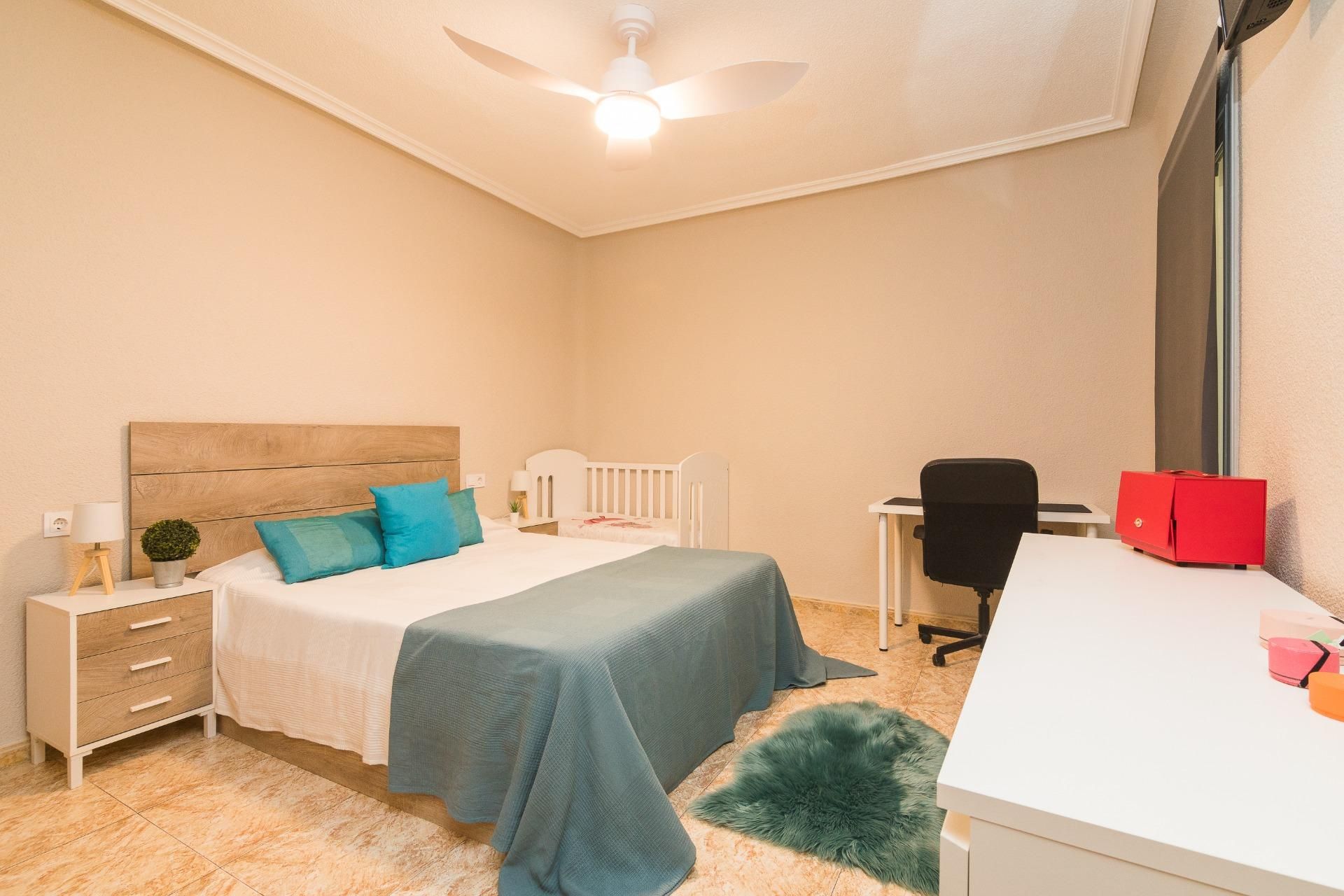 Bedroom of Flat for sale in Elche / Elx  with Air Conditioner and Balcony