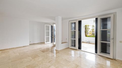 Foto 4 de Piso en venta en Avenida Jardines de las Golondrinas, Romana Playa, Marbella