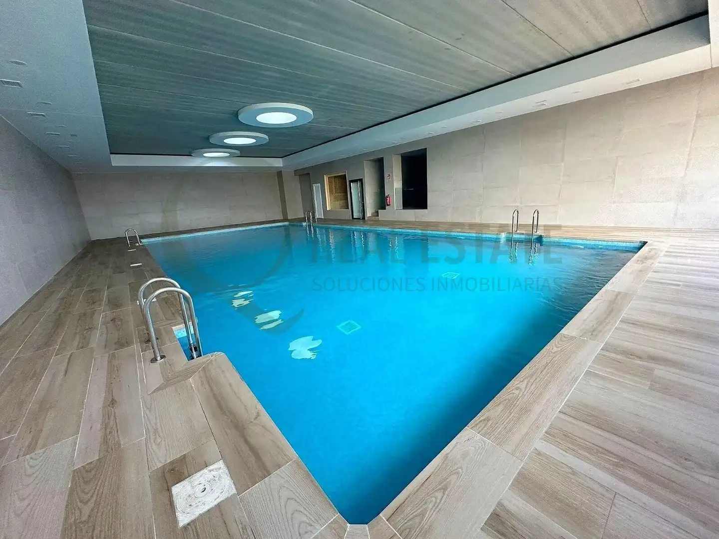Schwimmbecken von Wohnung zum Verkauf in Finestrat mit Klimaanlage, Heizung und Privatgarten
