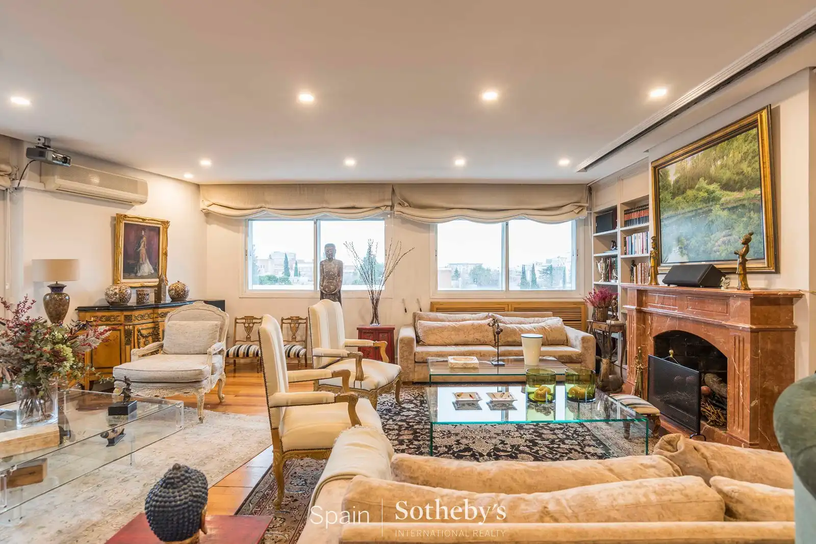 Sala d'estar de Àtic en venda en Madrid amb Aire condicionat, Calefacció i Jardí privat