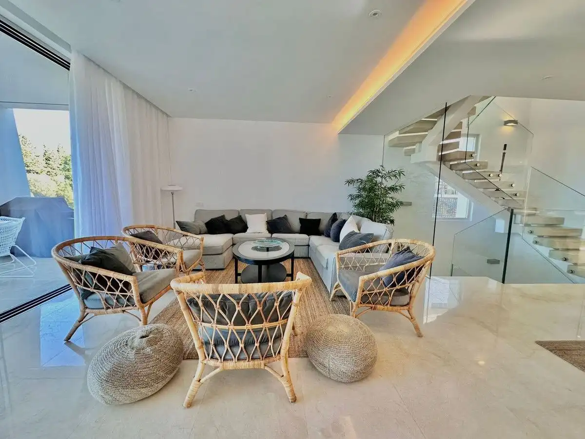 Living room of Detached homes for rent in Marbella  with Air Conditioner, Heating and Terrace