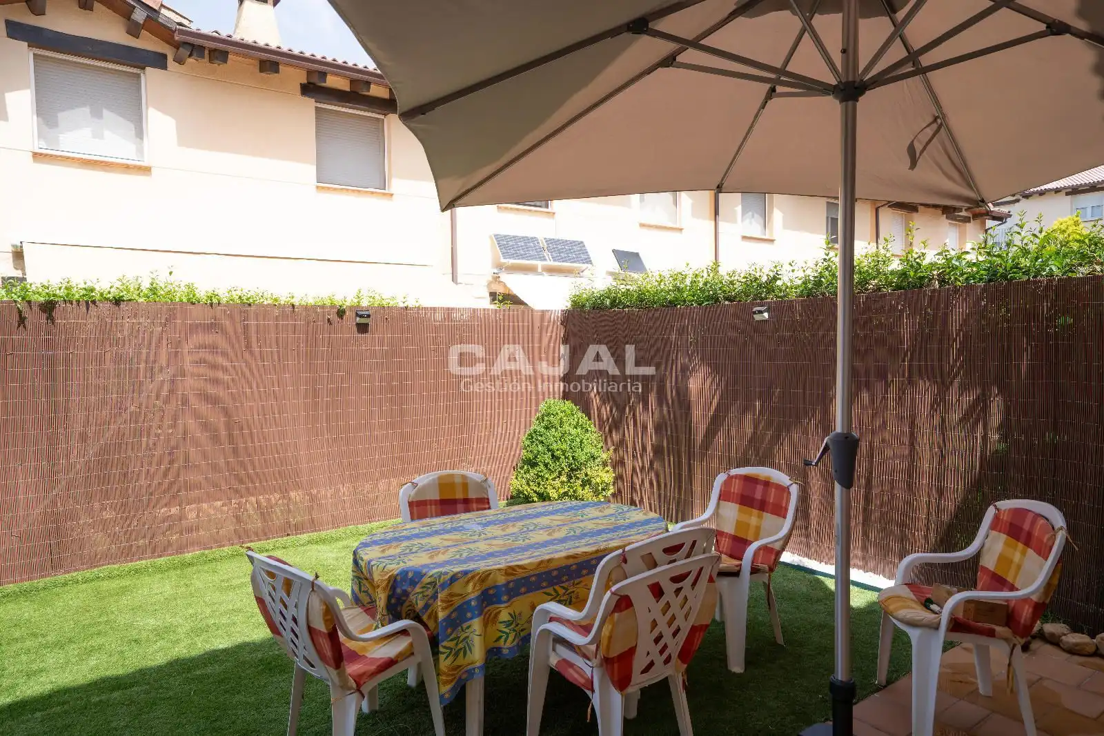 Terraza de Casa adosada en venta en Riaza con Calefacción y Jardín privado