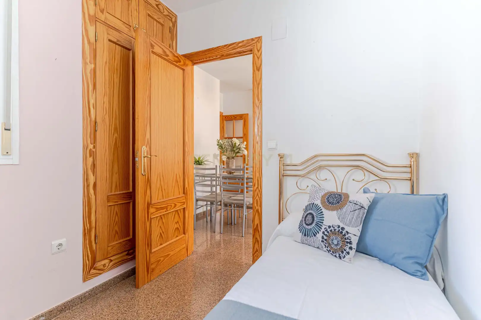 Dormitori de Apartament en venda en Churriana de la Vega amb Jardí privat i Piscina comunitària