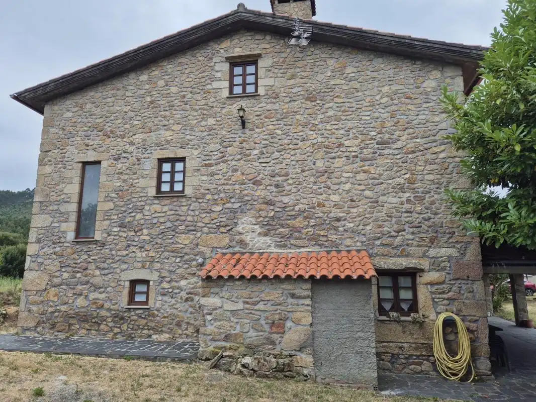 Vista exterior de Finca rústica en venda en Ferrol amb Calefacció i Moblat