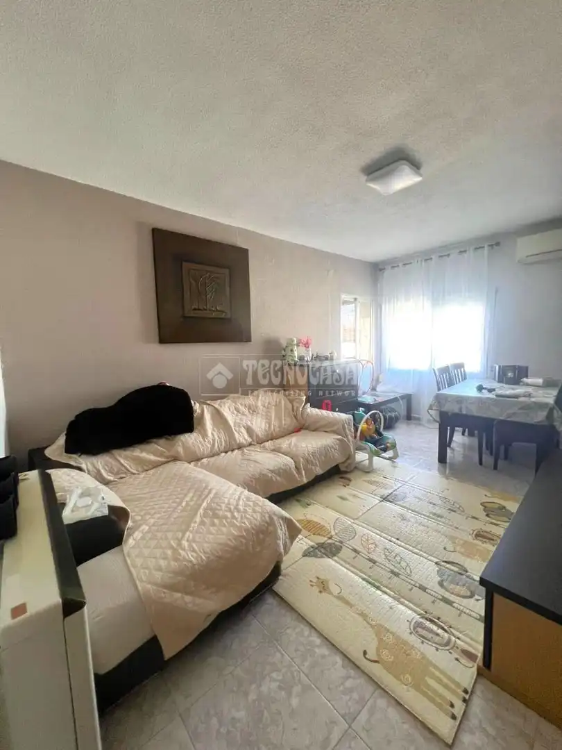Sala d'estar de Pis en venda en Parla amb Aire condicionat i Calefacció