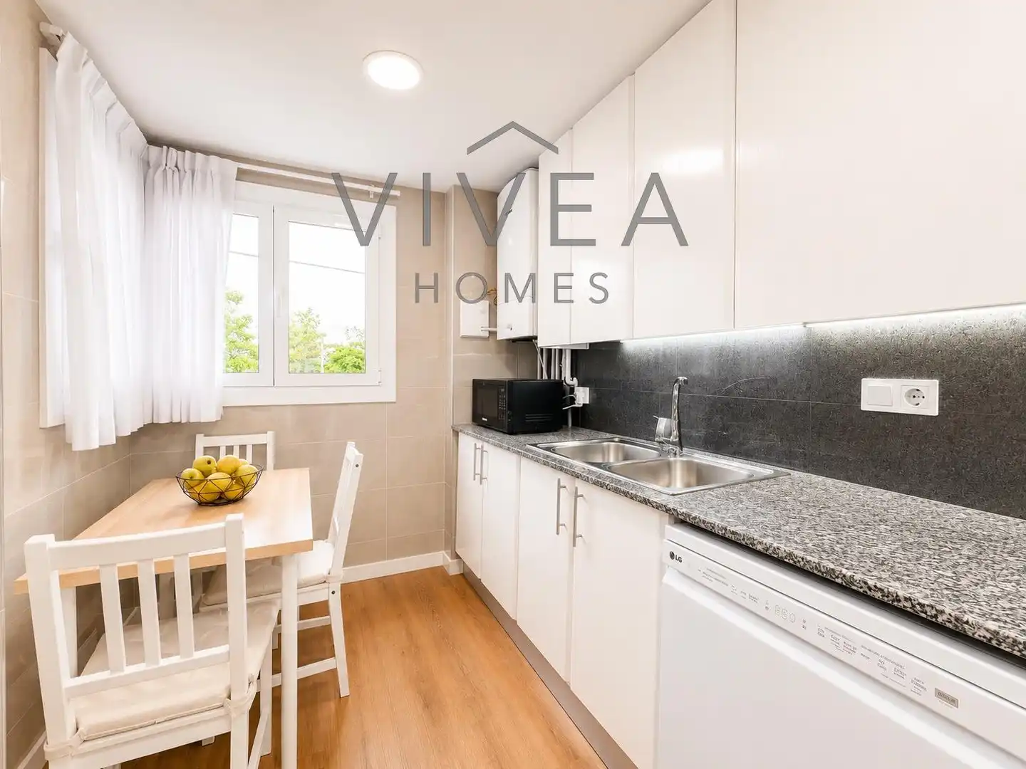 Kitchen of Flat for sale in Sabadell  with Air Conditioner, Heating and Parquet flooring