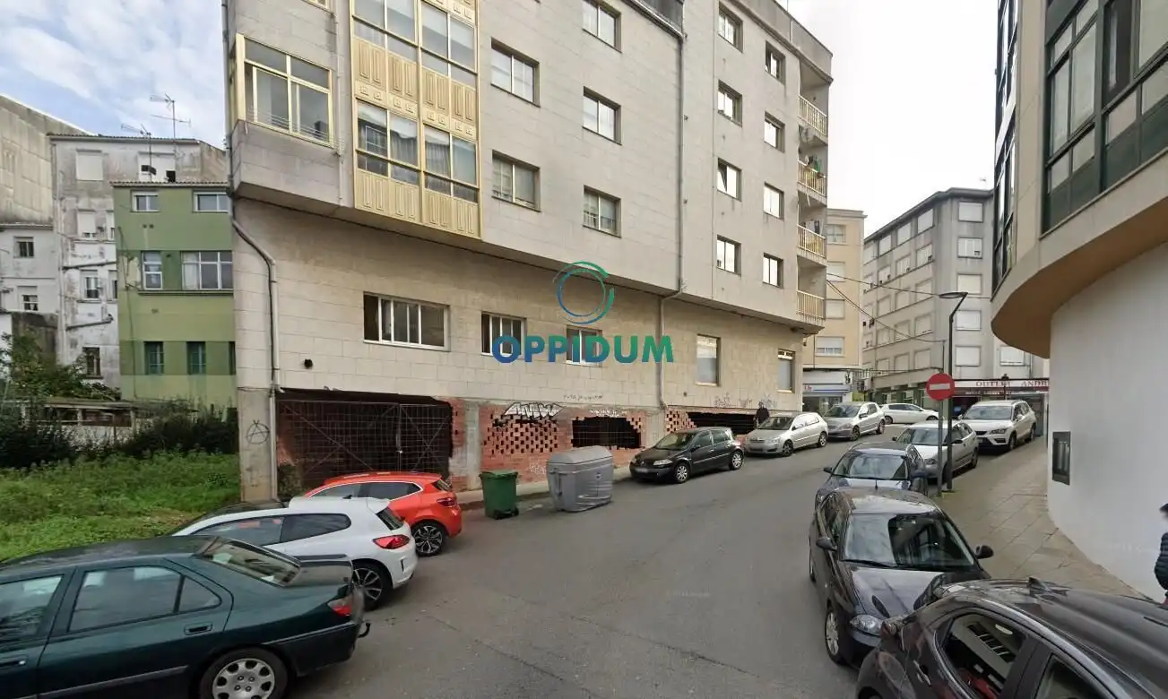 Aparcament de Local en venda en Betanzos