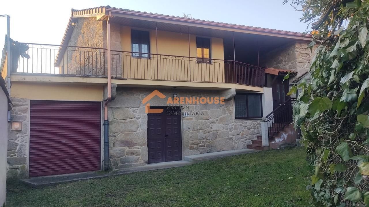 Vista exterior de Casa o xalet en venda en Ourense Capital  amb Jardí privat, Terrassa i Traster