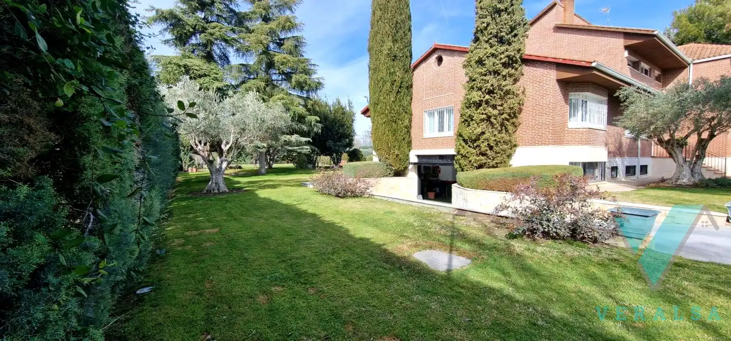Casa o xalet en venda a Del Bonsái, Prado Norte