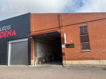 Nau industrial en venda a Villares de la Reina