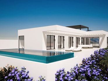 Detached house with pool for sale in Las Chapas - El Rosario