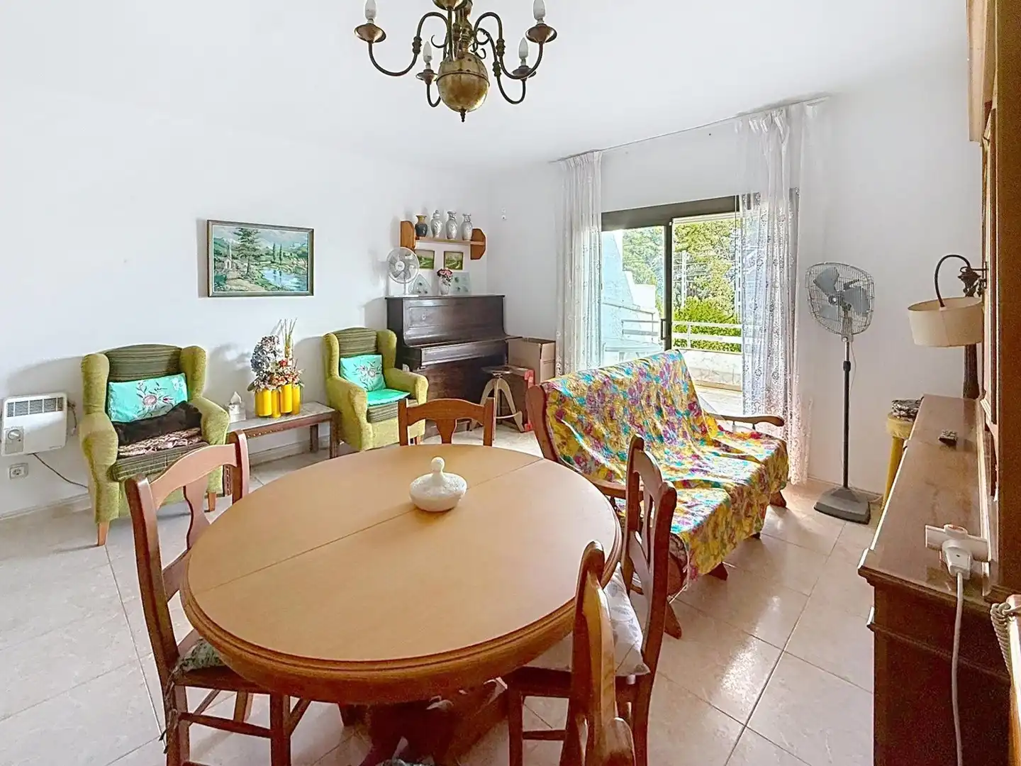 Wohnzimmer von Einfamilien-Reihenhaus zum Verkauf in El Vendrell mit Terrasse und Balkon