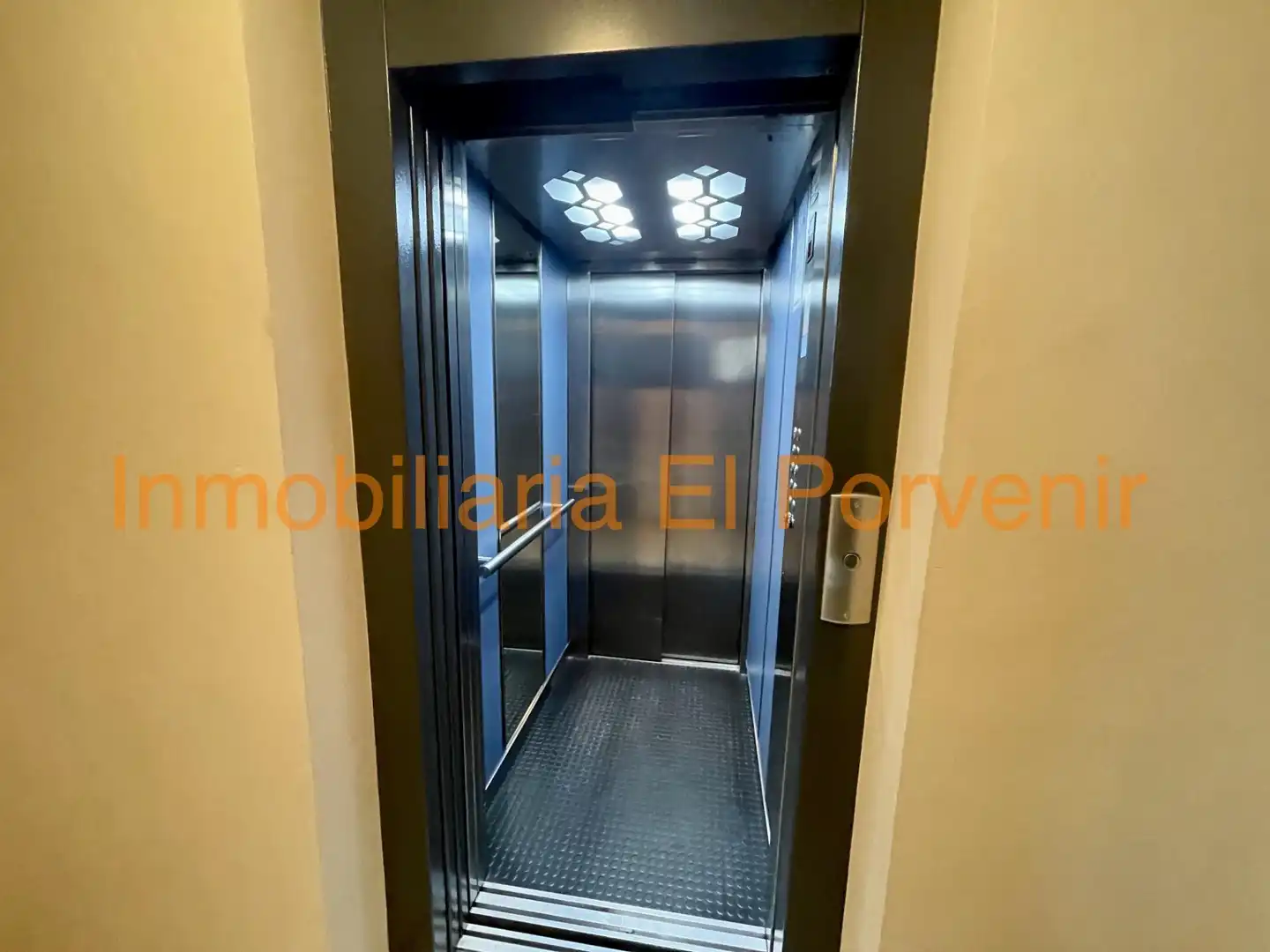 Flat for rent in Torrent  with Air Conditioner, Storage room and Balcony