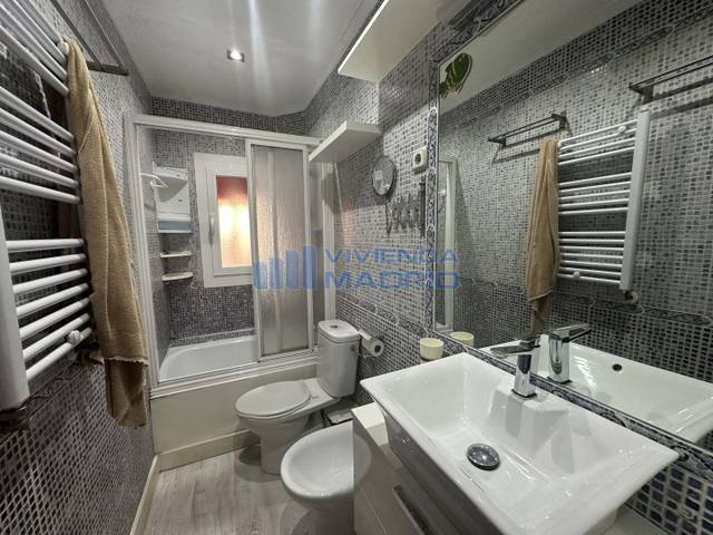 Piso en Venta en VILLALOBOS en Palomeras Sureste