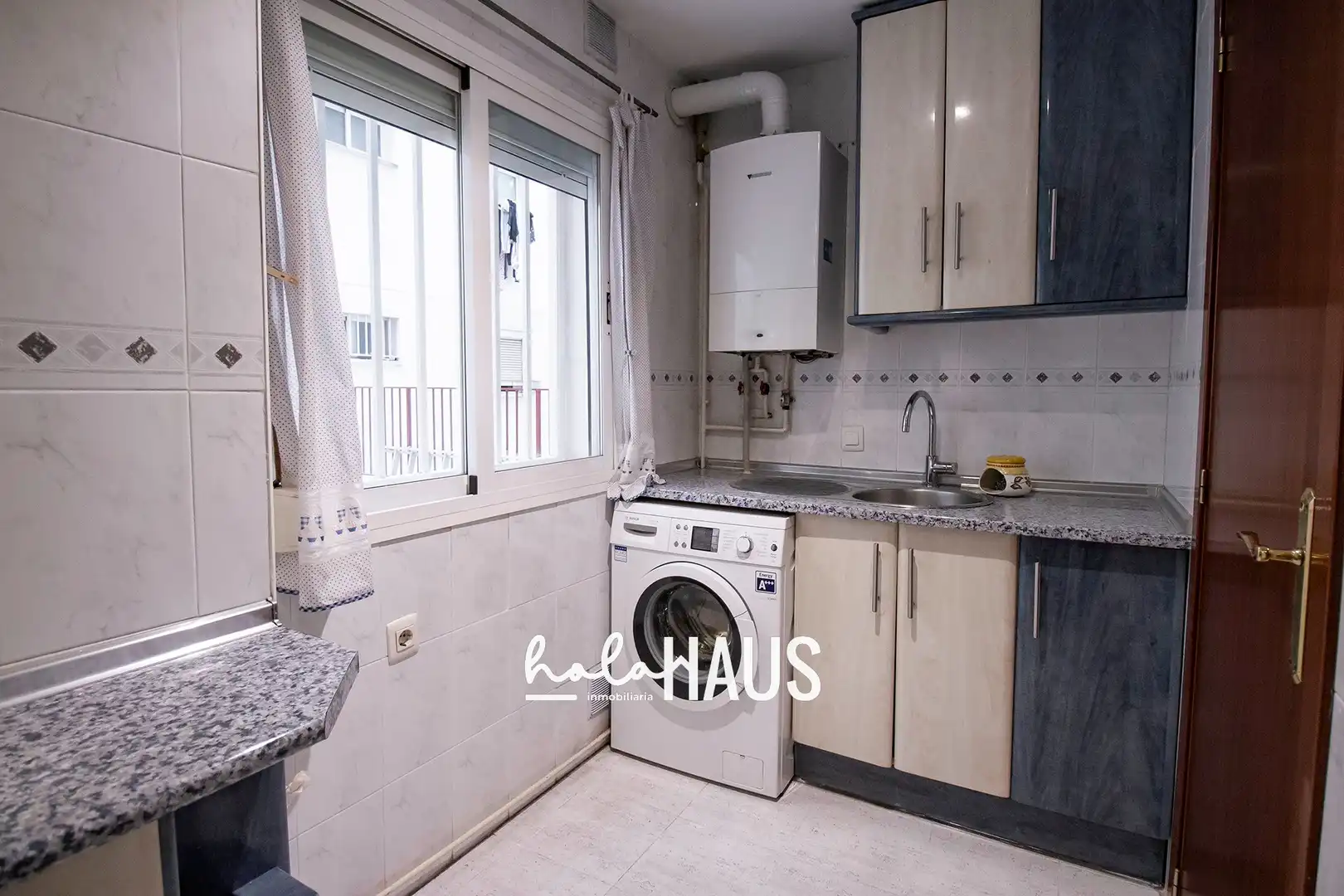 Kitchen of Flat for sale in Madrid  with Air Conditioner, Heating and Storage room