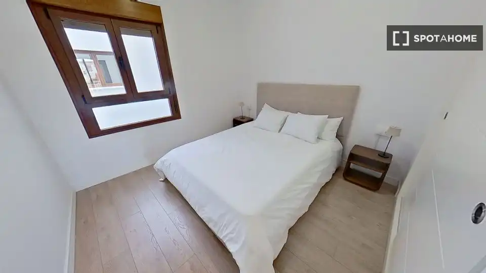 Dormitori de Apartament per a compartir en Málaga amb Aire condicionat, Terrassa i Moblat