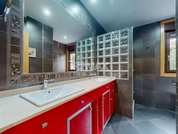 Baño de Casa o chalet en venta en Vigo  con Calefacción, Jardín privado y Terraza