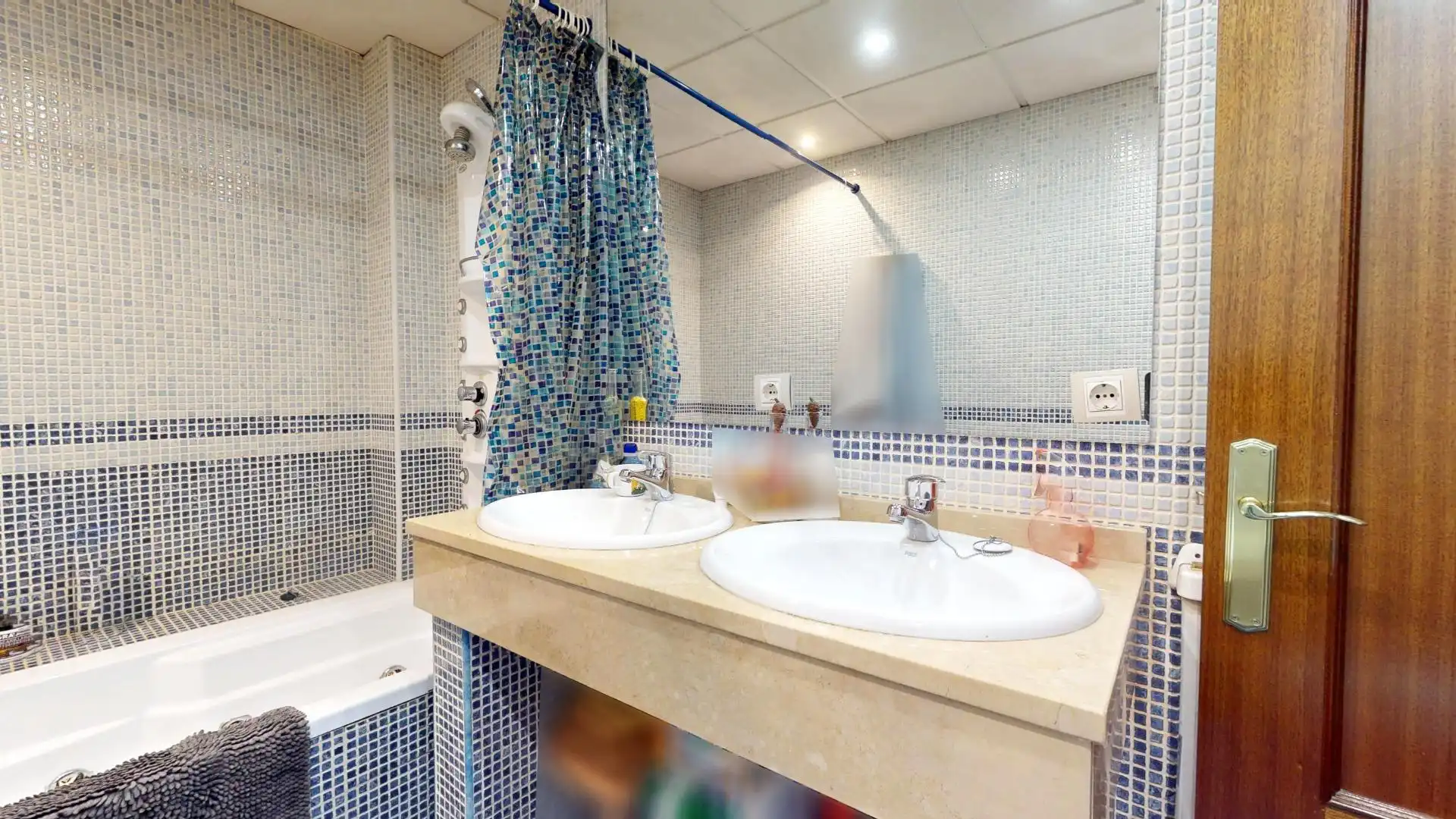 Bathroom of Detached homes for sale in Córdoba  with Air Conditioner, Heating and Terrace