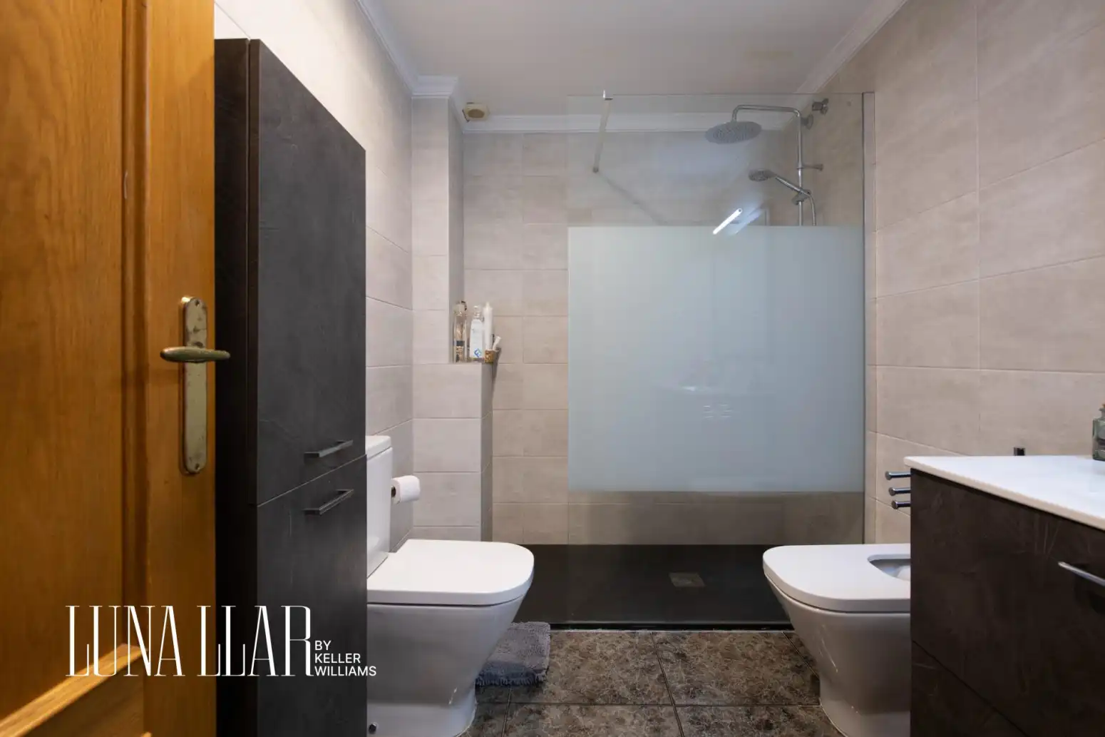 Bathroom of Flat for sale in Castelldefels