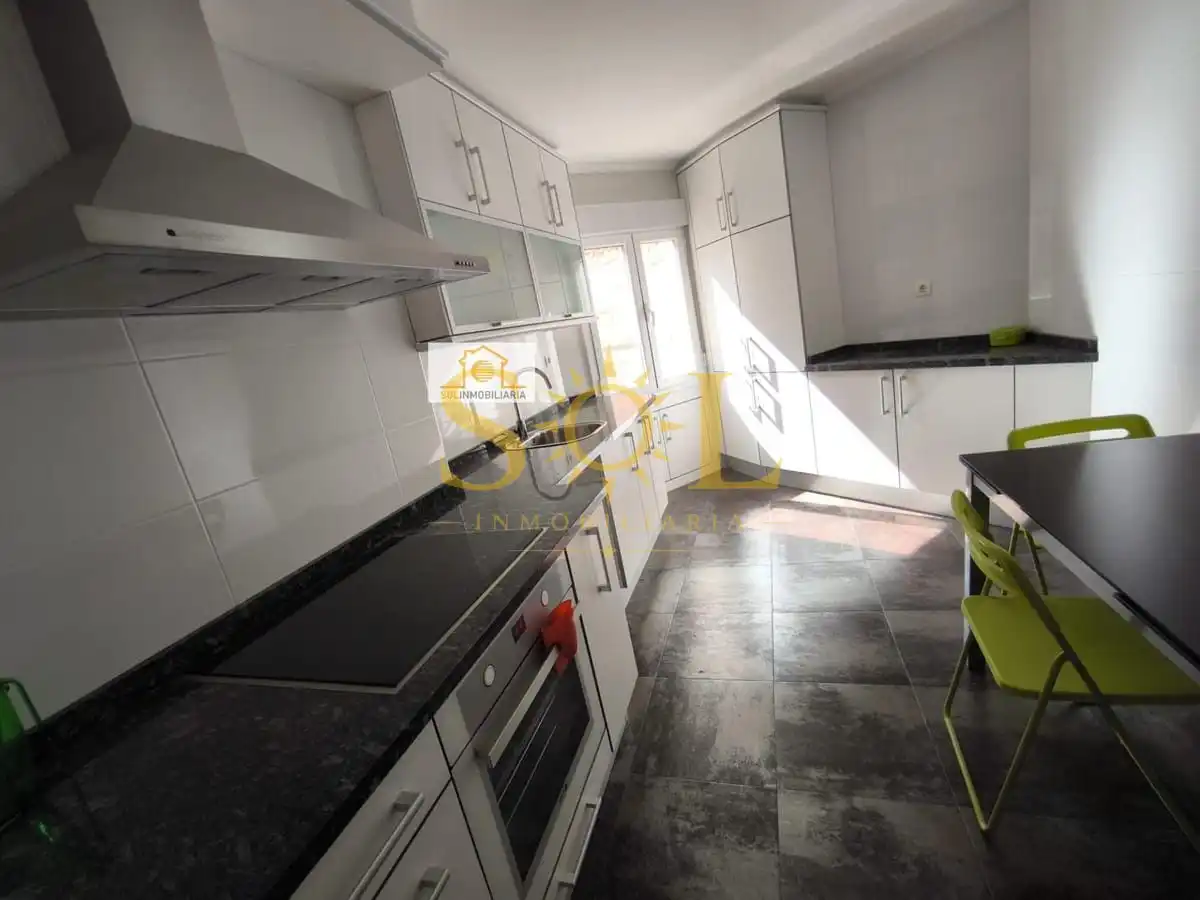 Flat with terrace for sale in Calle De Juan Madrazo 9