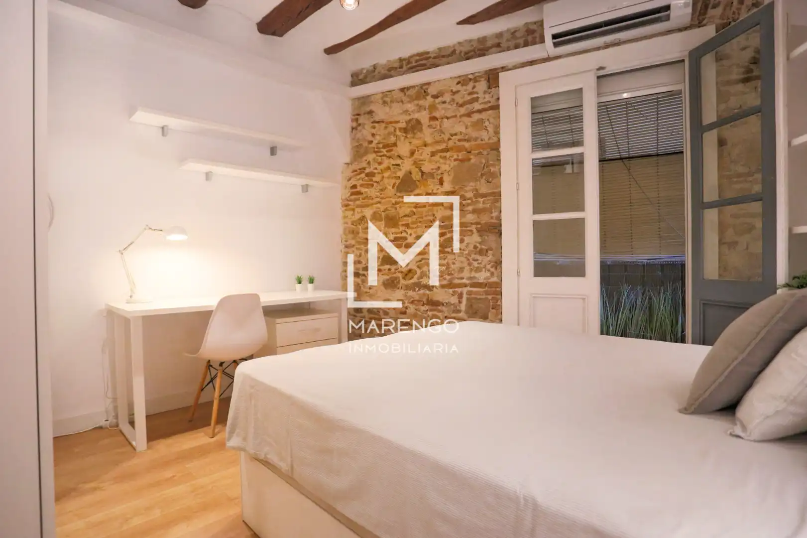 Appartamento con terrazza in vendita a Carrer del Portal Nou, imagen 8
