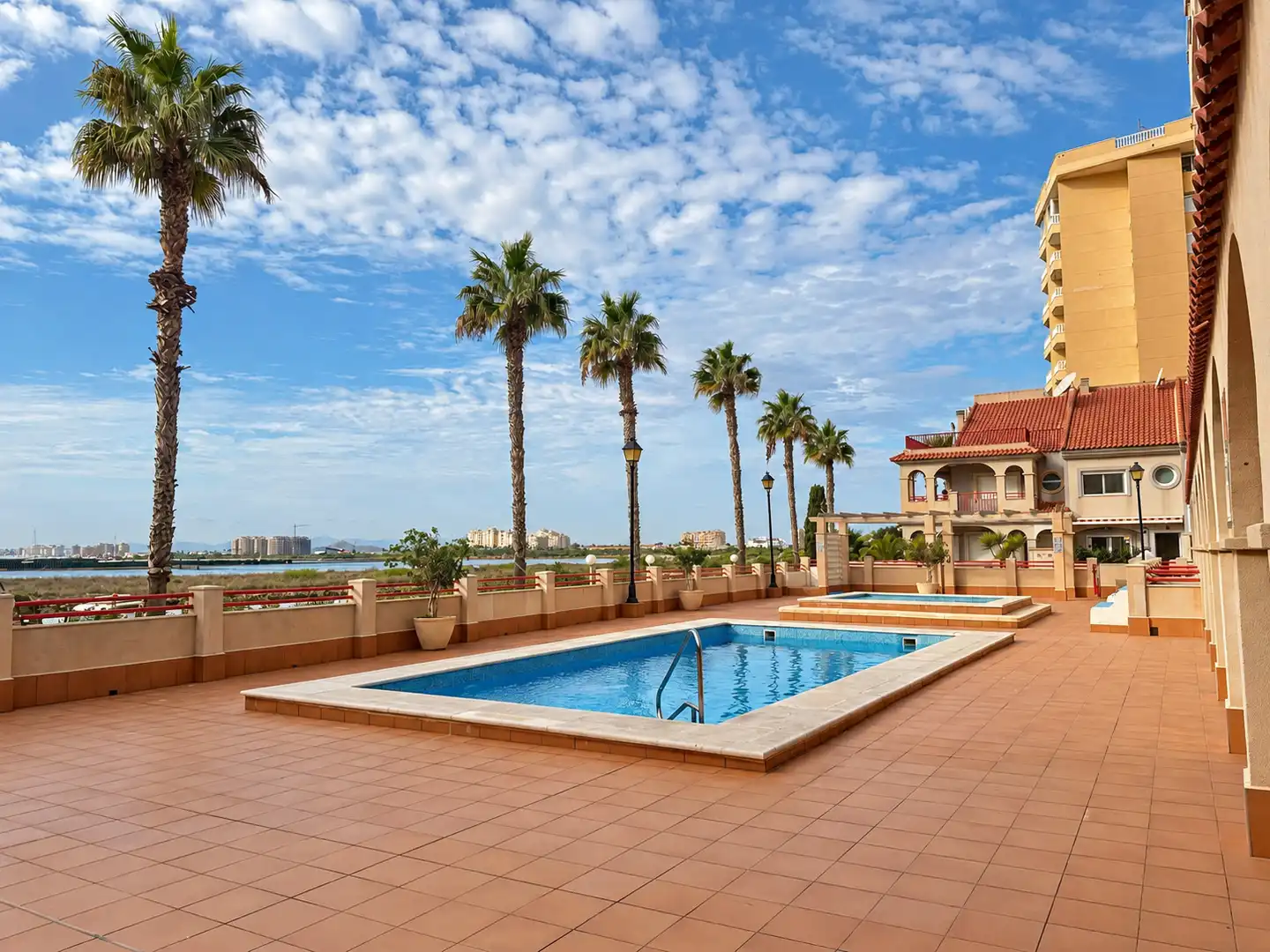 Maison jumelée avec piscine à vendre à San Javier ciudad