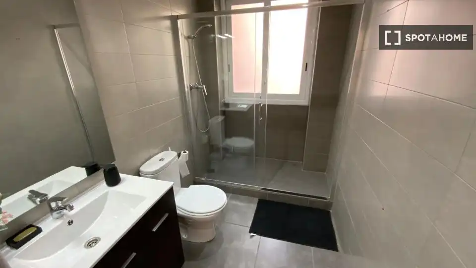 Bathroom of Flat for share in Sant Llorenç d'Hortons  with Air Conditioner, Terrace and Furnished