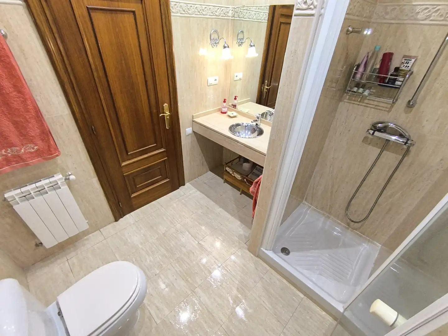 Badezimmer von Wohnung zum Verkauf in Palencia mit Heizung, Terrasse und Ofen