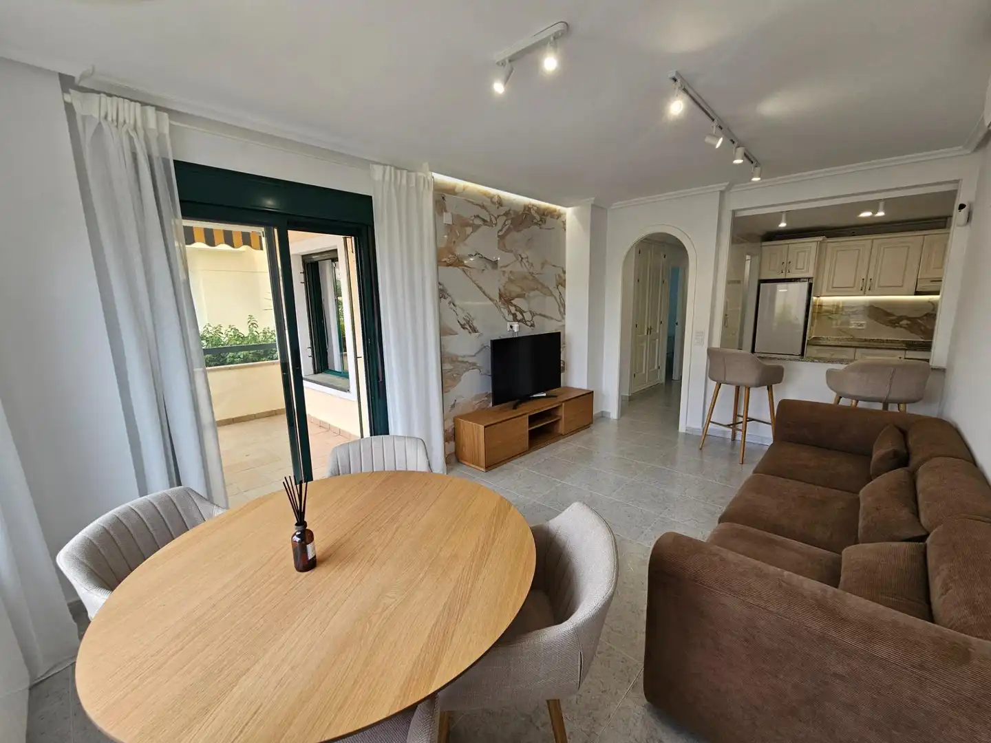 Sala de estar de Apartamento en venta en Orihuela con Aire acondicionado, Amueblado y Piscina comunitaria