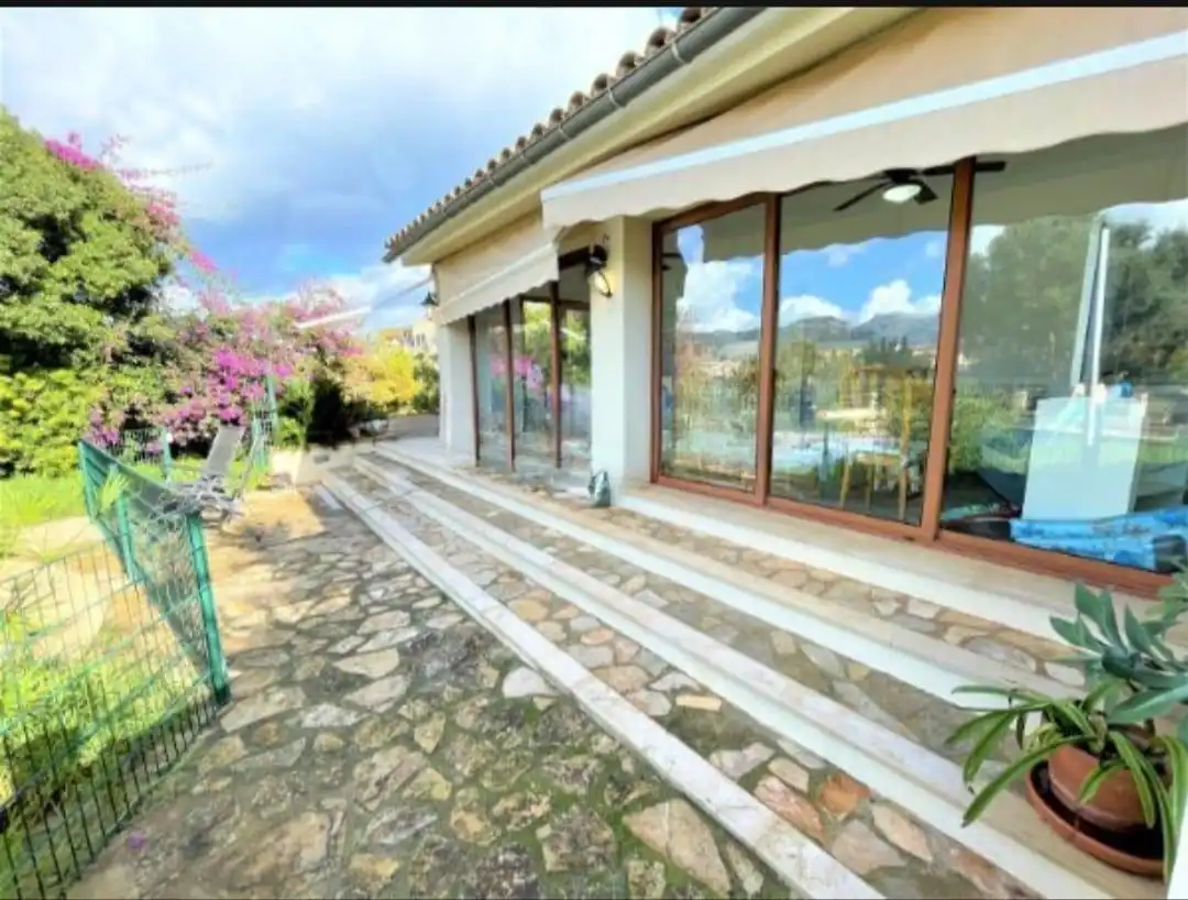Casa amb piscina en venda a LA FONT