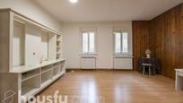 Living room of Flat for sale in  Madrid Capital