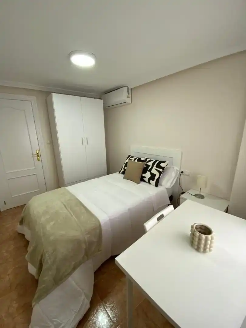 Bedroom of Flat for rent in Úbeda  with Air Conditioner, Furnished and Balcony