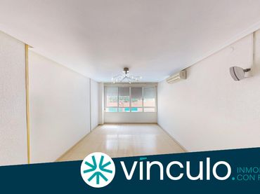 Piso con ascensor en venta en Calle del Maestro Alonso