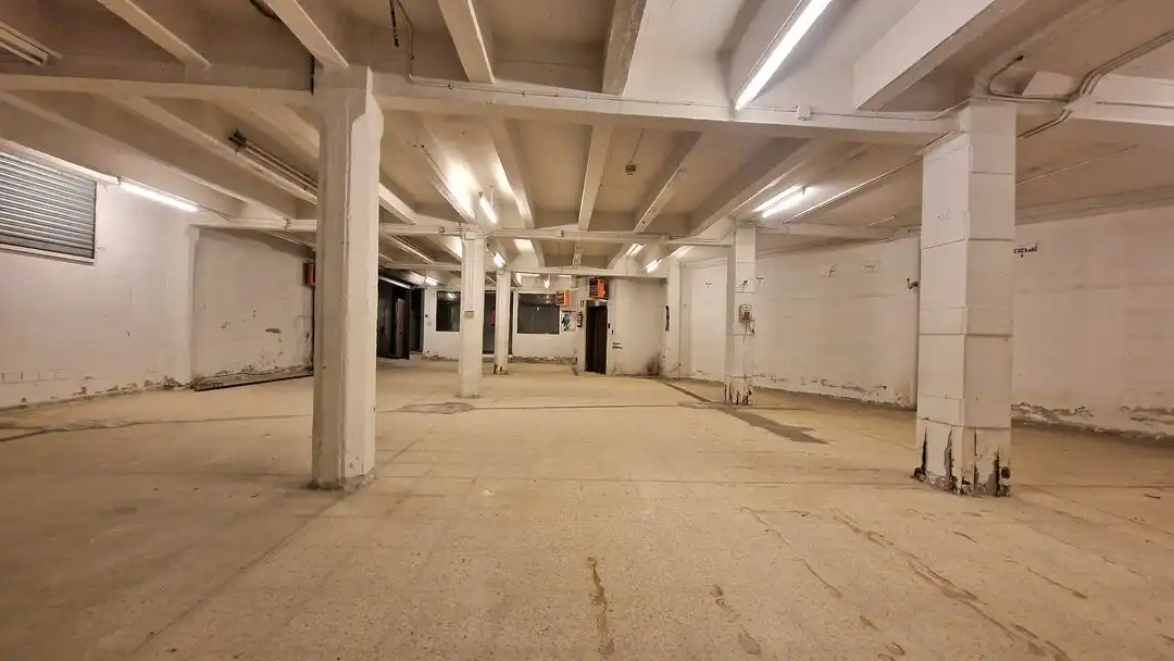 Fabrikhallen zur Miete in Donostia - San Sebastián 