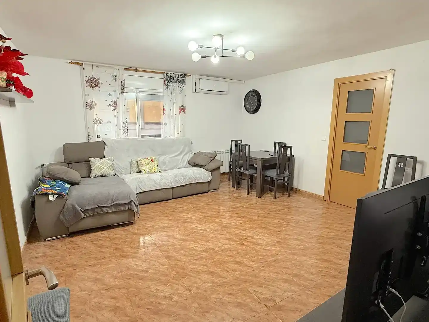 Living room of Flat for sale in Rubí  with Air Conditioner and Heating