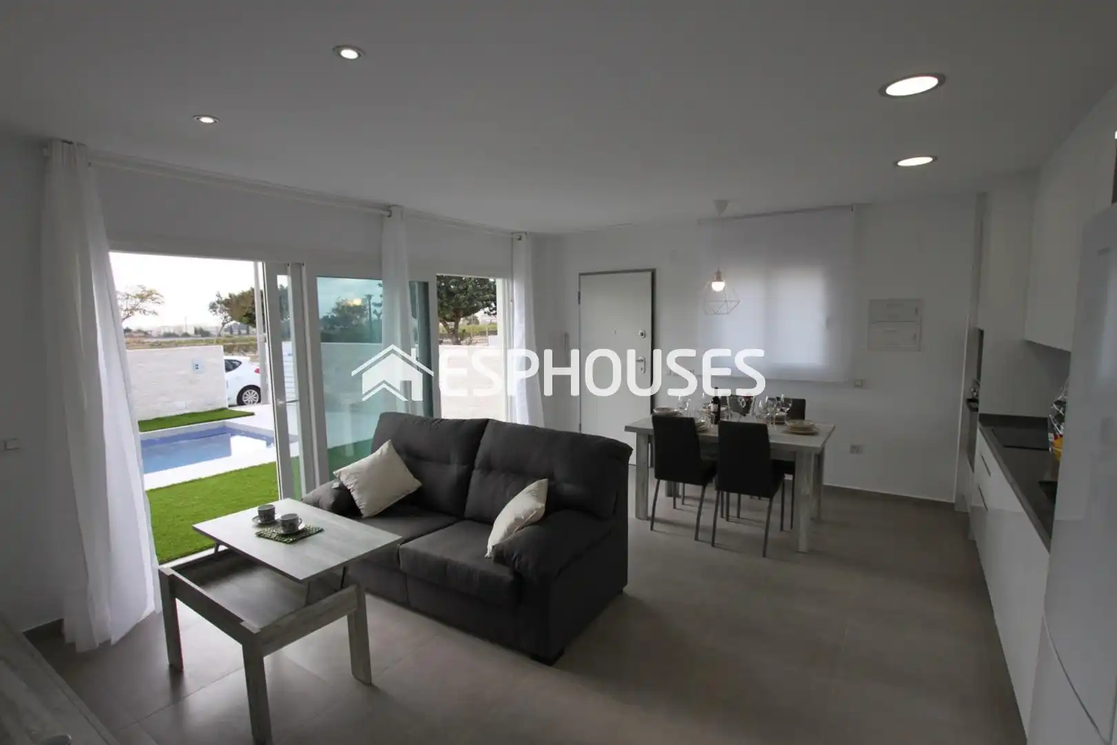 Casa pareada con terraza en venta en Los Montesinos, imagen 2
