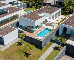 Vista exterior de Casa o xalet en venda en Guía de Isora amb Aire condicionat, Terrassa i Piscina