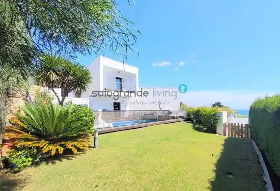 Villa con piscina in vendita a Torreguadiaro - San Diego
