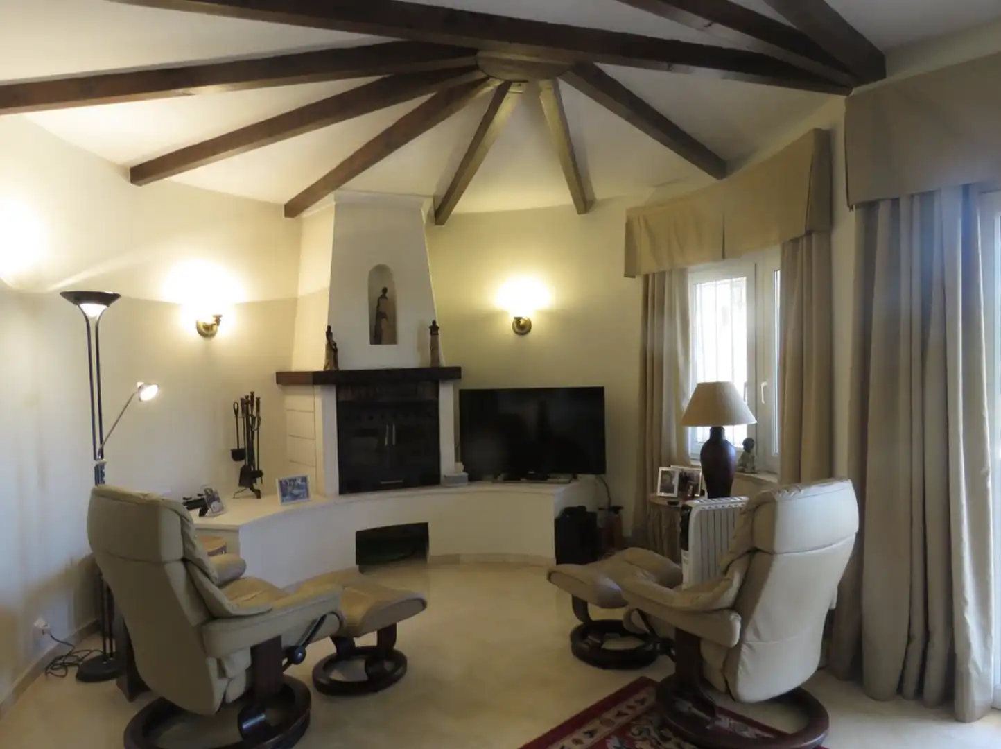 Sala de estar de Casa o chalet en venta en Benahavís con Aire acondicionado, Calefacción y Jardín privado