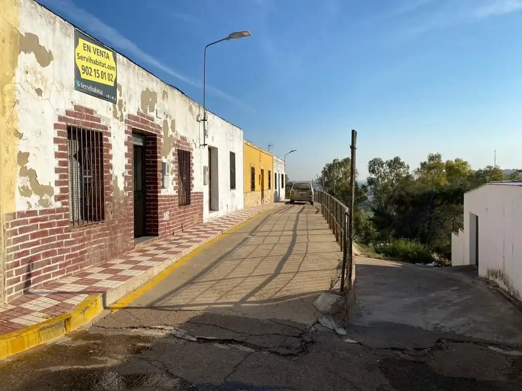 Vista exterior de Casa adosada en venta en Lobón con Trastero